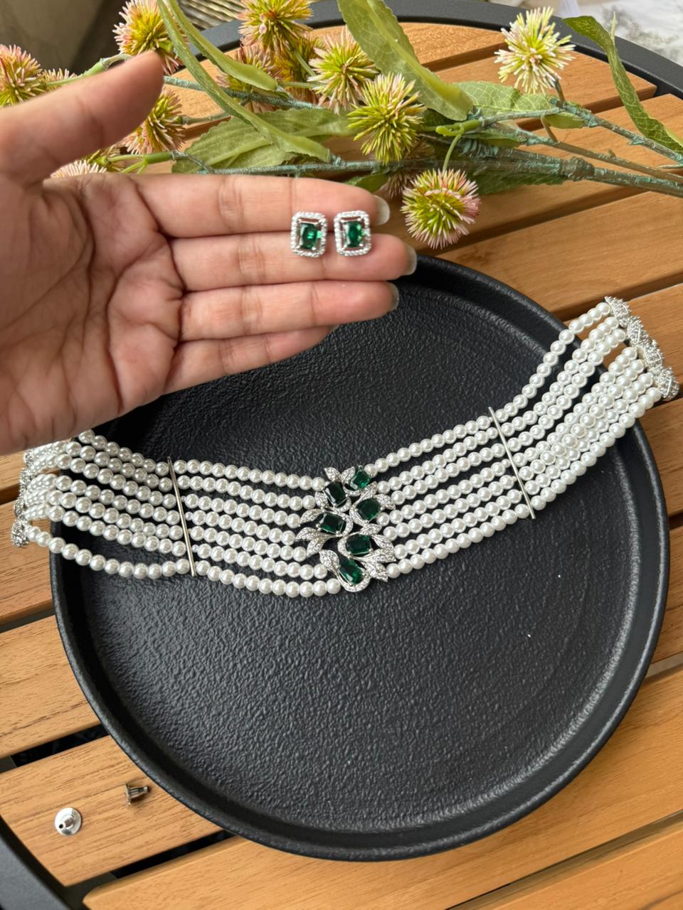 YAMINI PEARL CHOKER