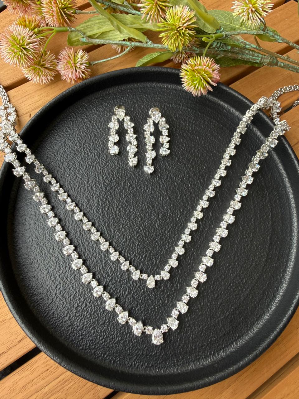 RAISA DIAMOND SET