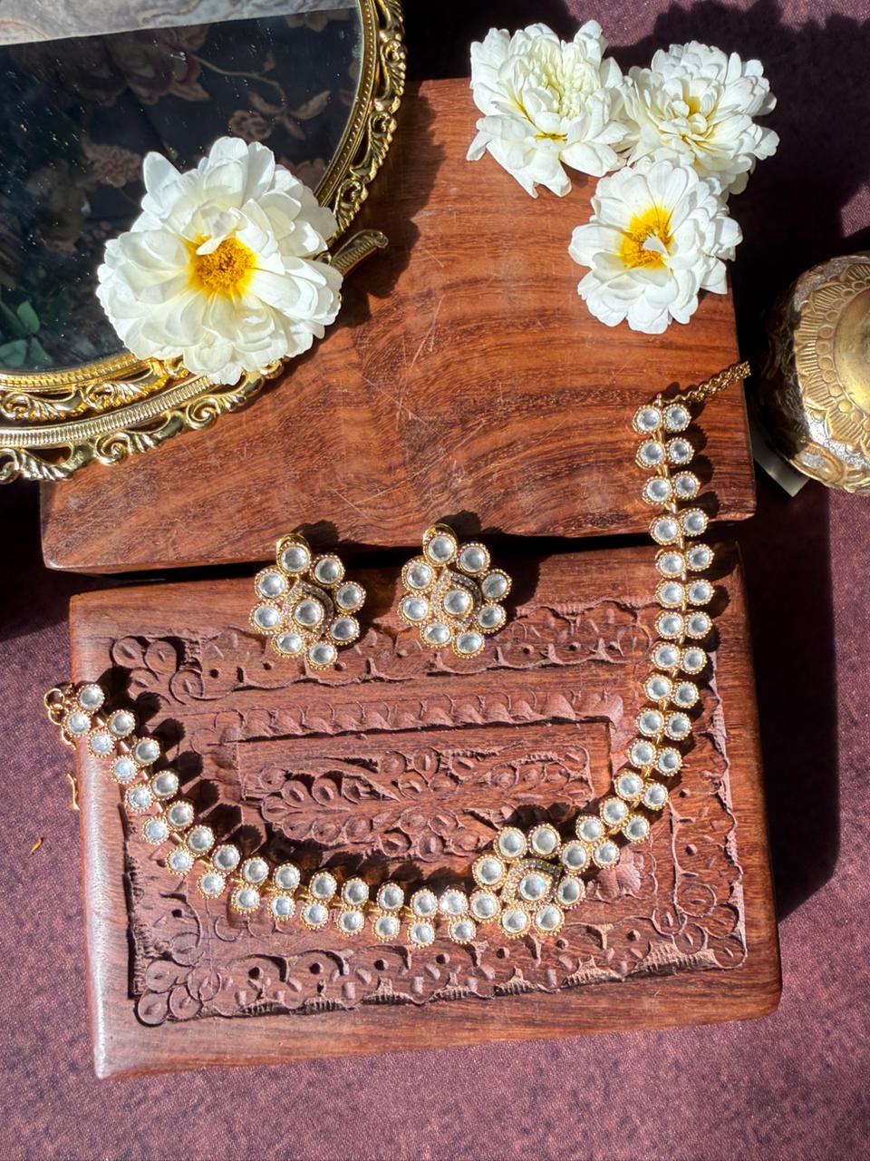 NOORIE POLKI NECKLACE SET