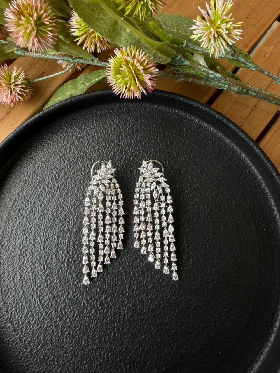 MORISI DIAMOND LONG EARRING