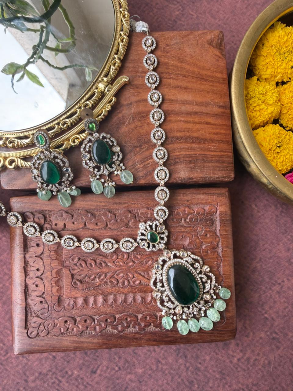 RAHA GREEN NECKLACE SET