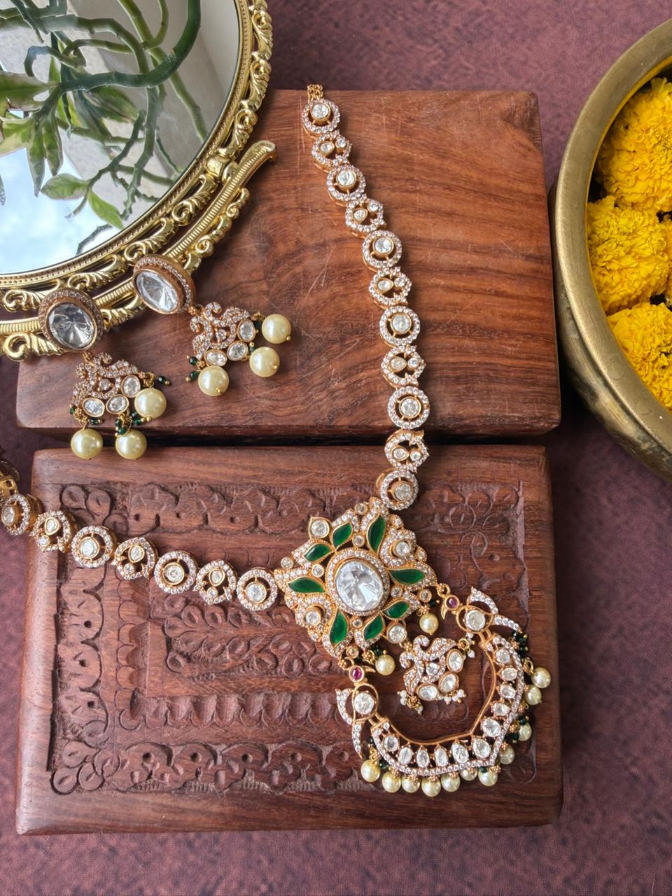 LASHIKA GREEN NECKLACE SET