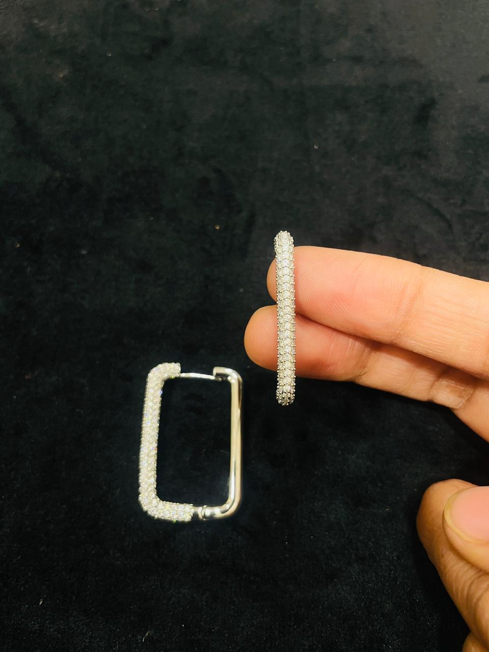 SANDY SQUARE 92.5 SILVER HOOPS