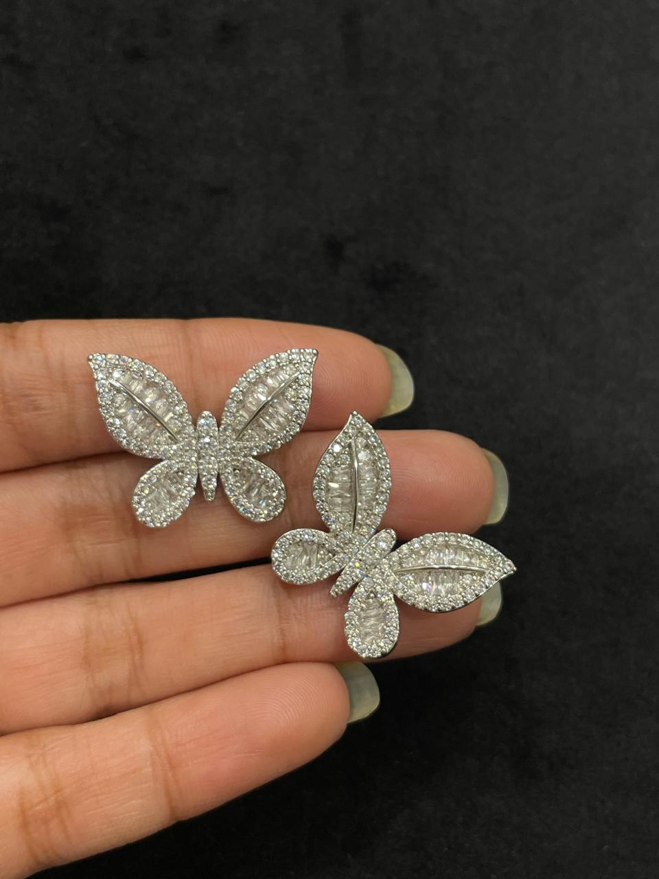 MINI  BUTTERFLY STUD