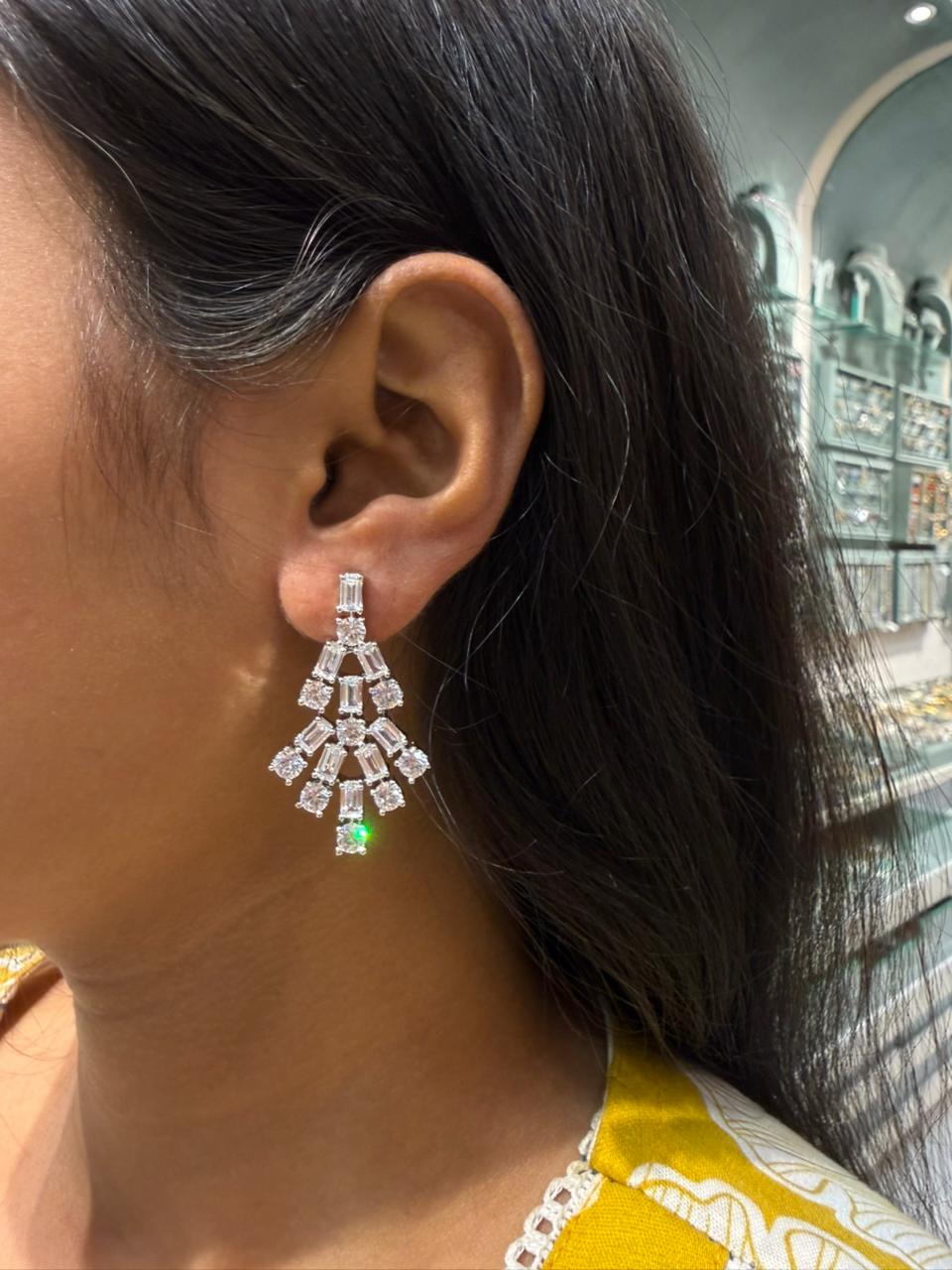 DREAMY DIAMOND EARRING