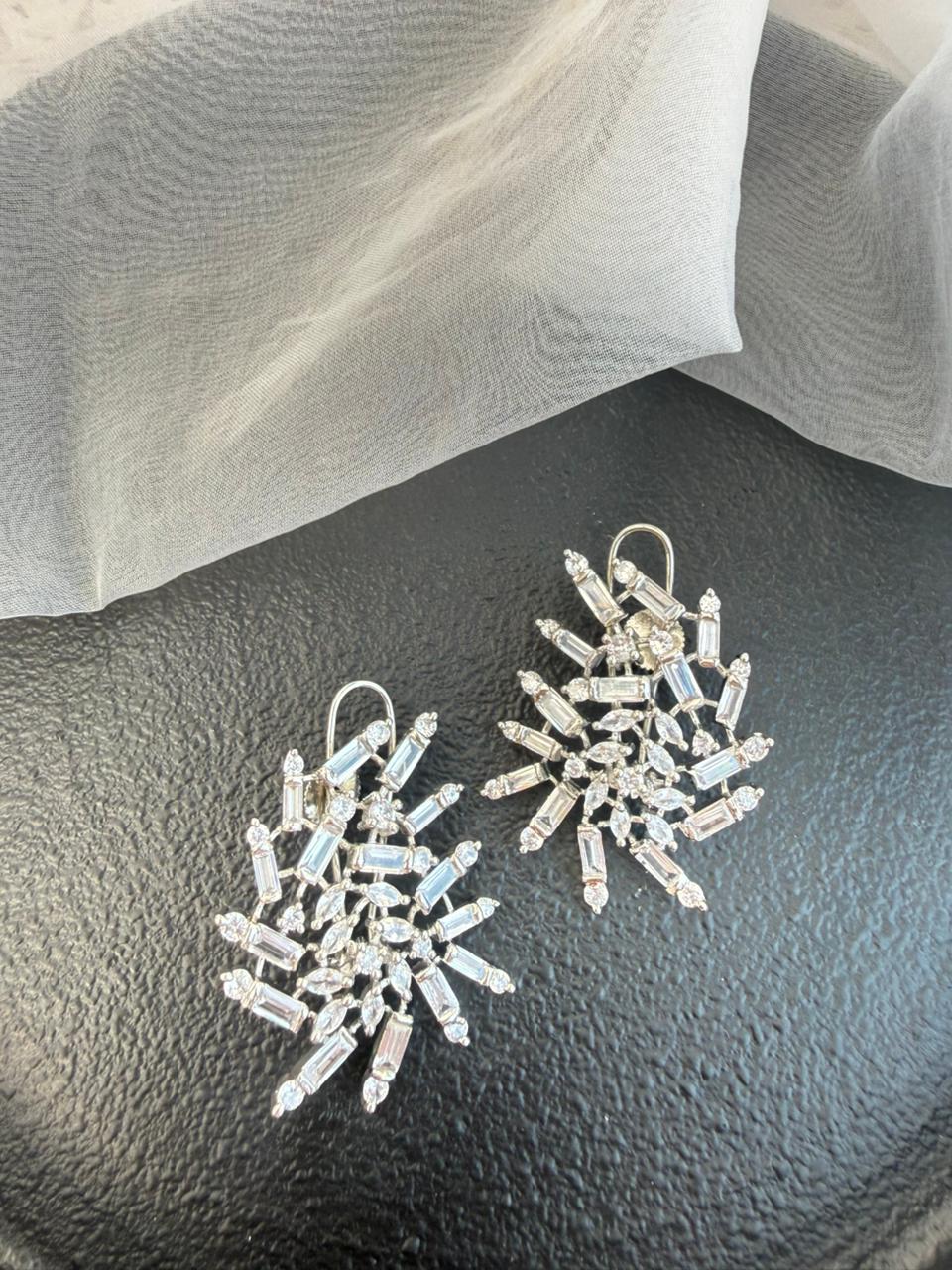 AYESHA DIAMOND CRACKER STUD