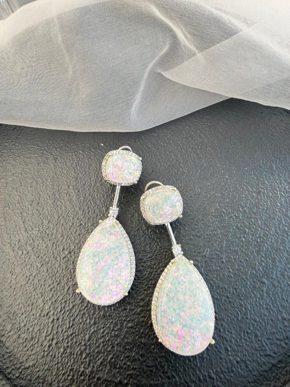 JESSY WHITE SPARKLING DANGLERS