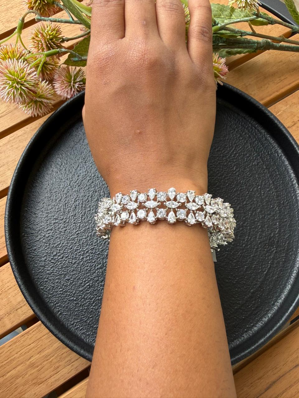 YANA DIAMOND BANGLE