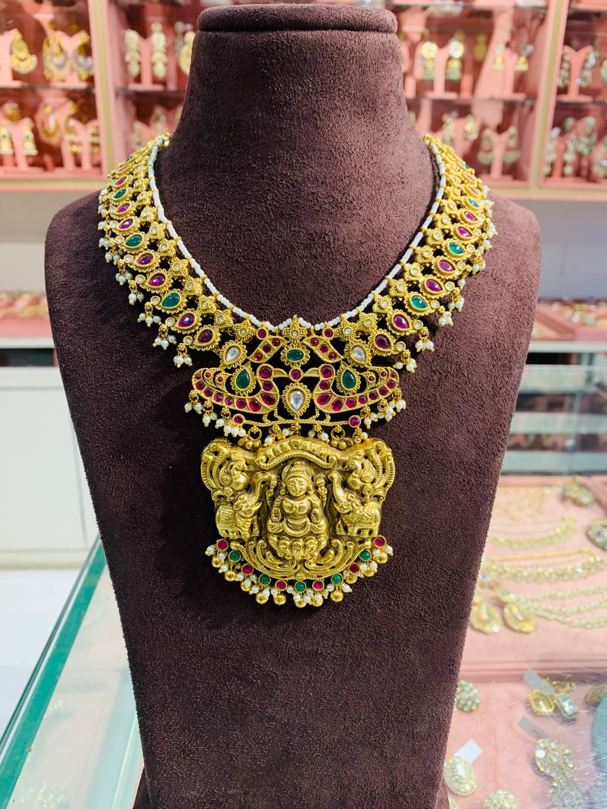MEGHA TEMPLE NECKLACE SET
