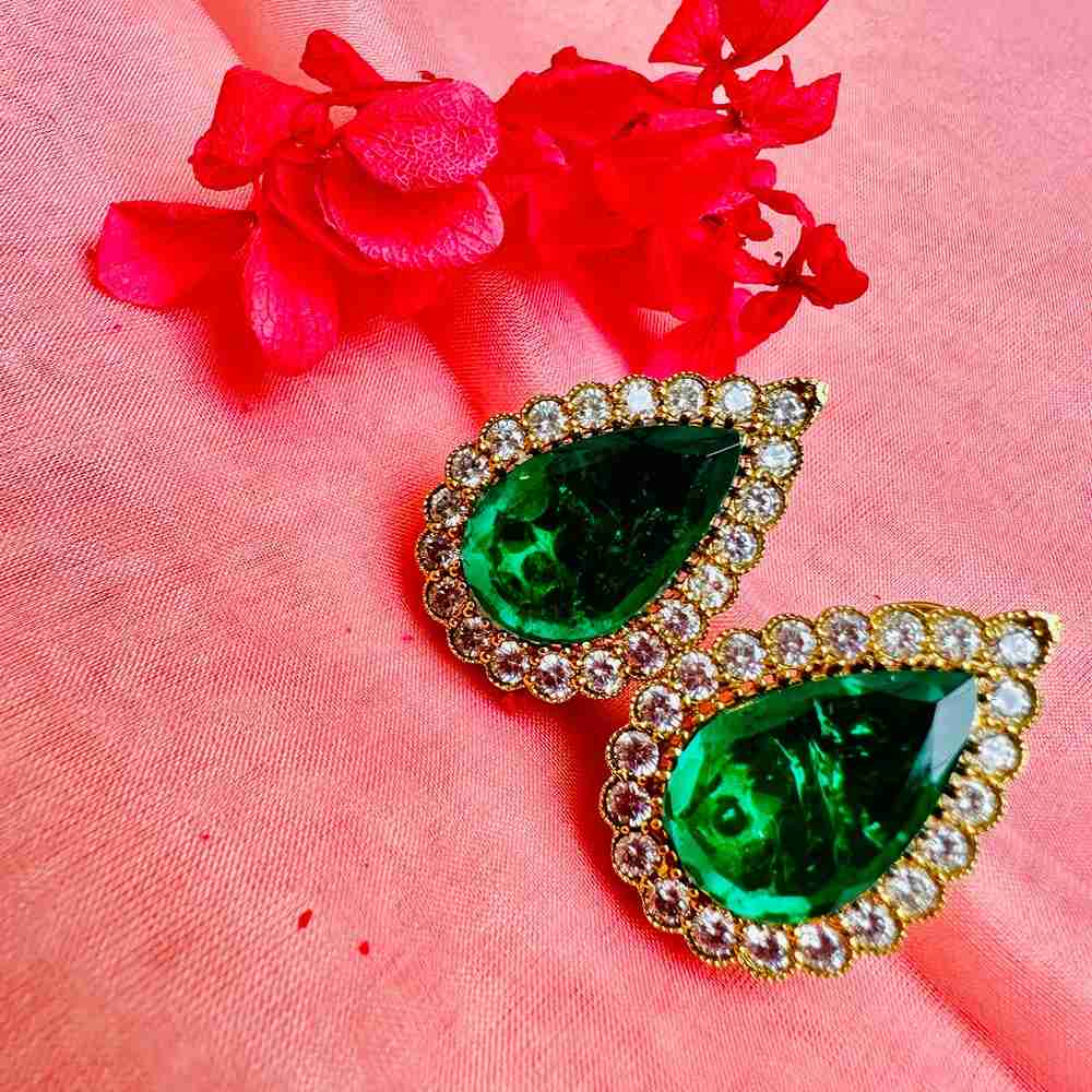 MEENA DOUBLETS STUD image 0