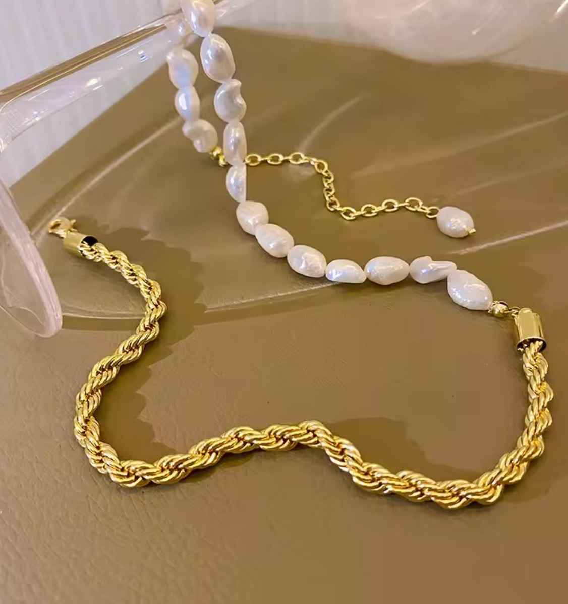 PEARL METALLIC CHAIN image 1