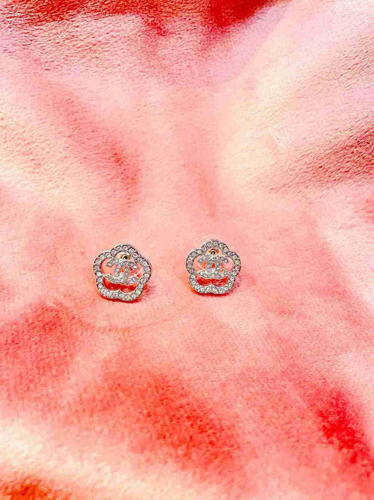 CHANEL FLOWER STUD image 0