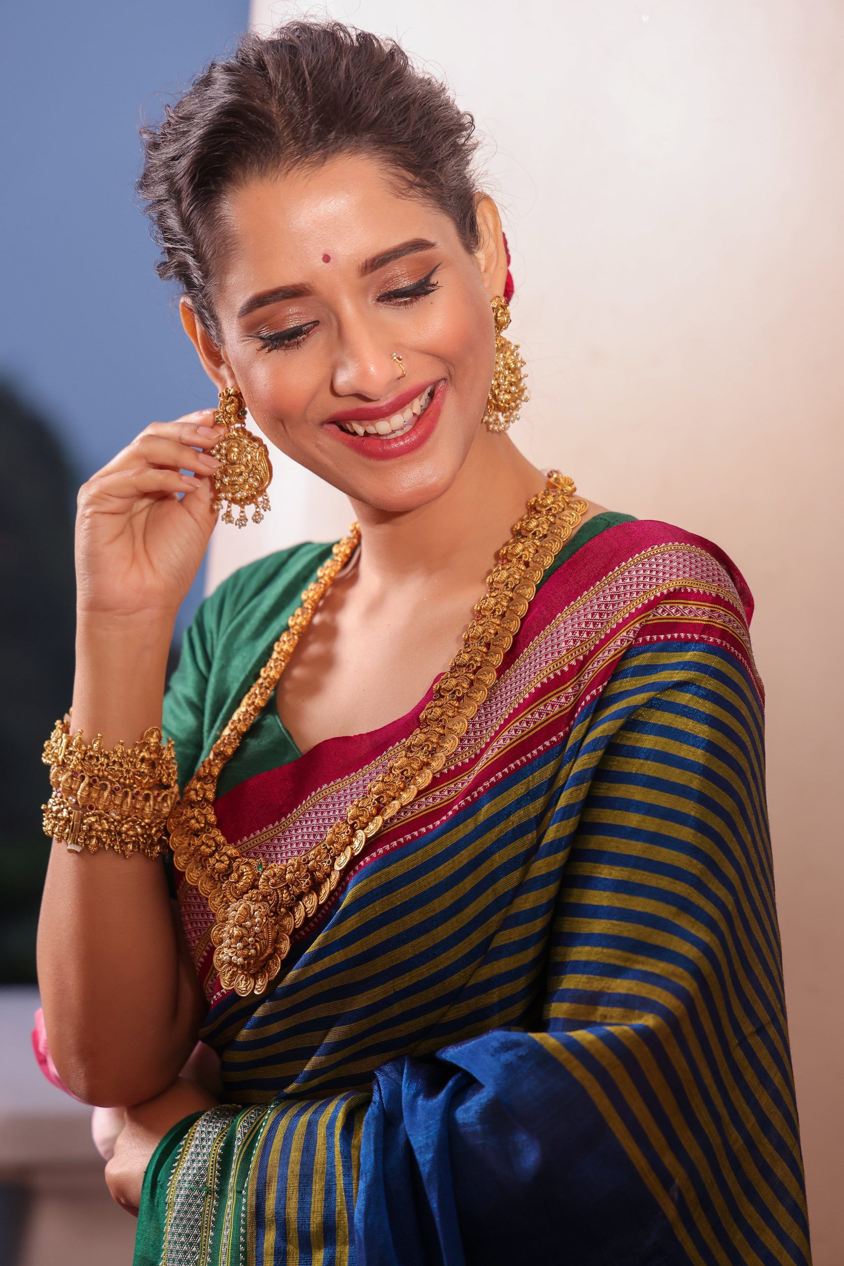 Bhavika Necklace with Earrings Set image 0