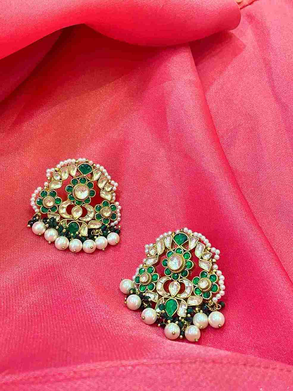 ZUNAIRA PURE SILVER STUD image 0