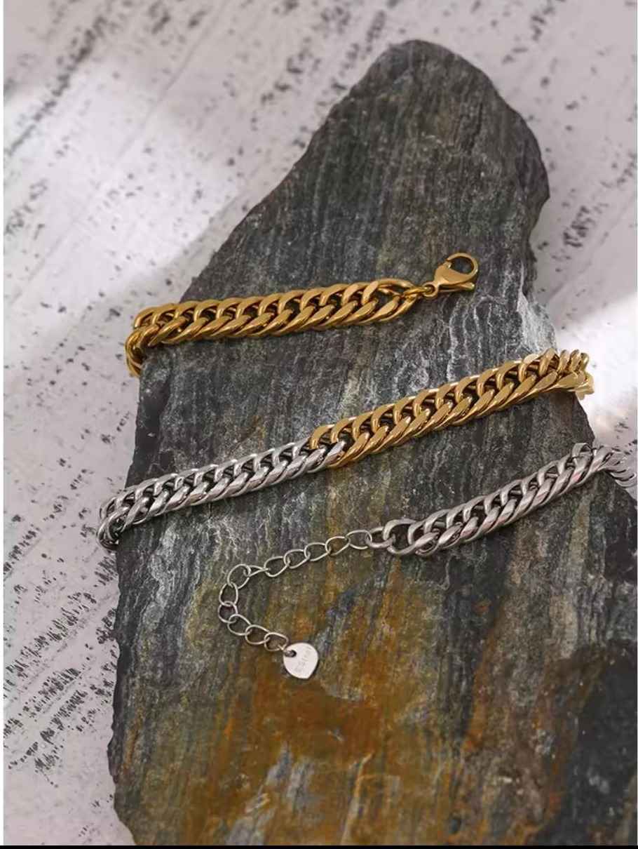 SILVER AND GOLD METALLIC CHAIN image 1