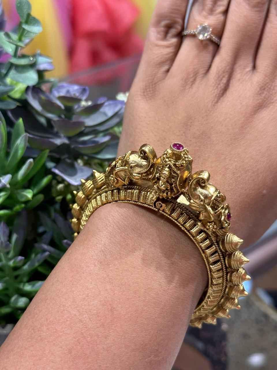 HASTI PACHELI BANGLE image 0