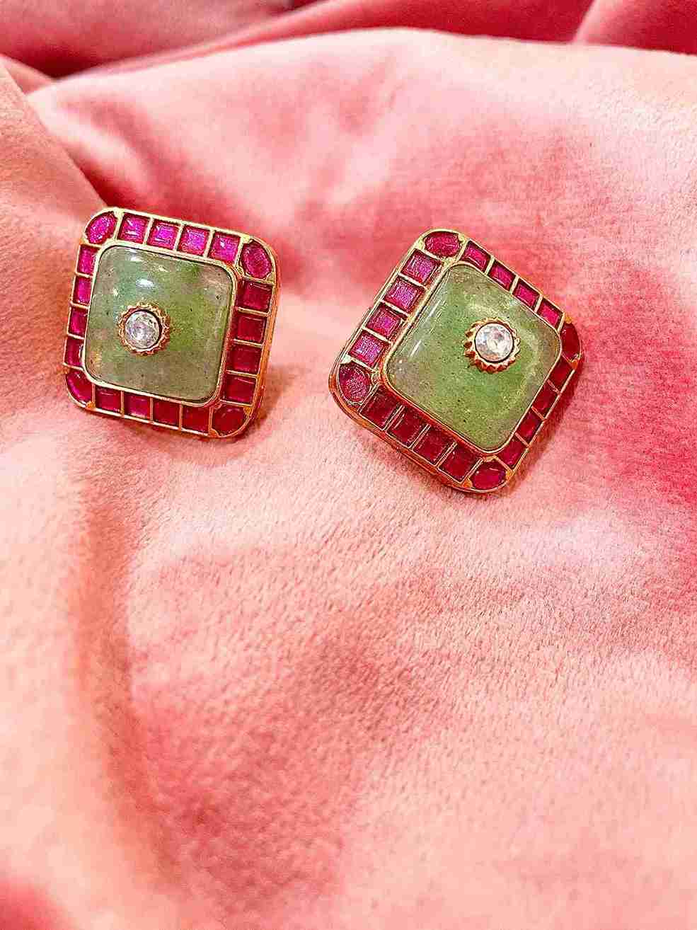 KUNASHA GREEN INDIAN STUD image 1