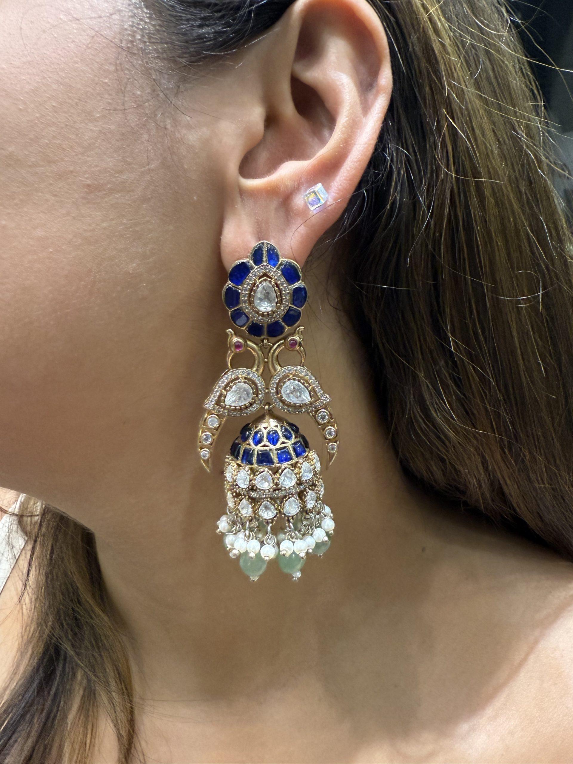 Urvashi Earrings image 0