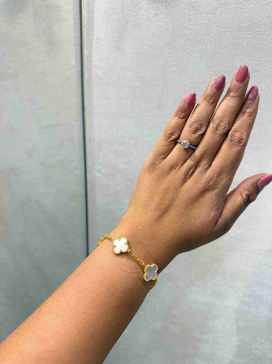 VANCLEEF WHITE BRACELET image 0