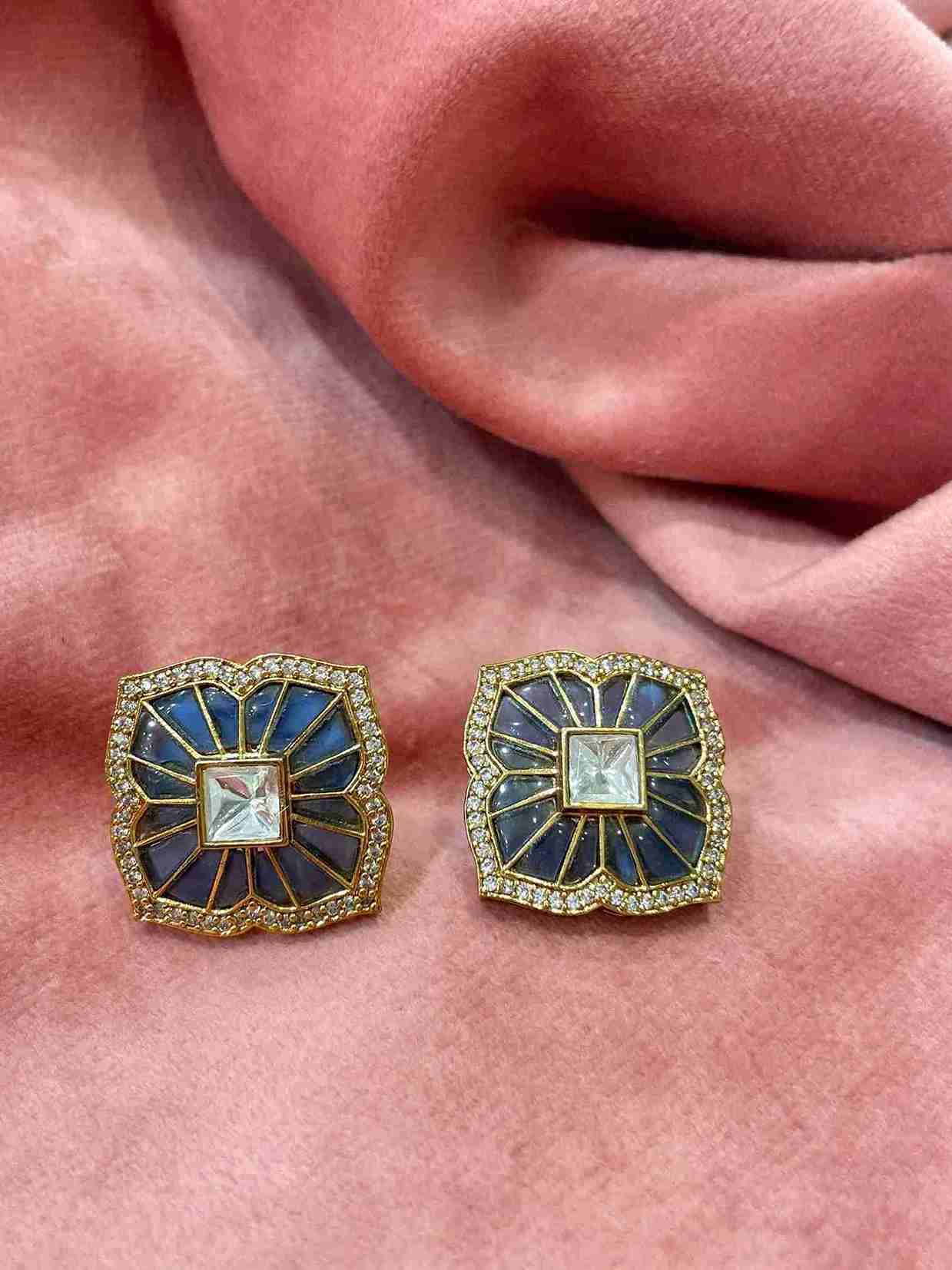 MAHI BLUE KUNDAN STUD image 0
