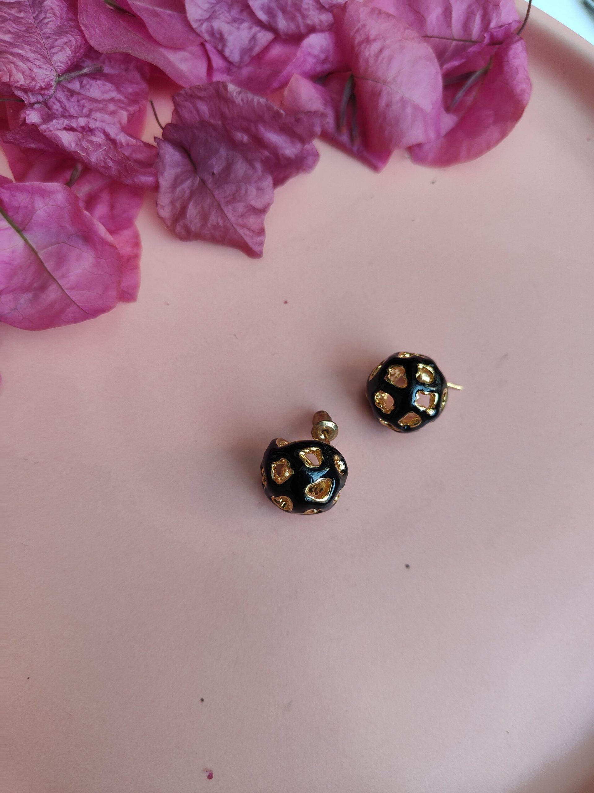 Black Honeycomb Earings image 0