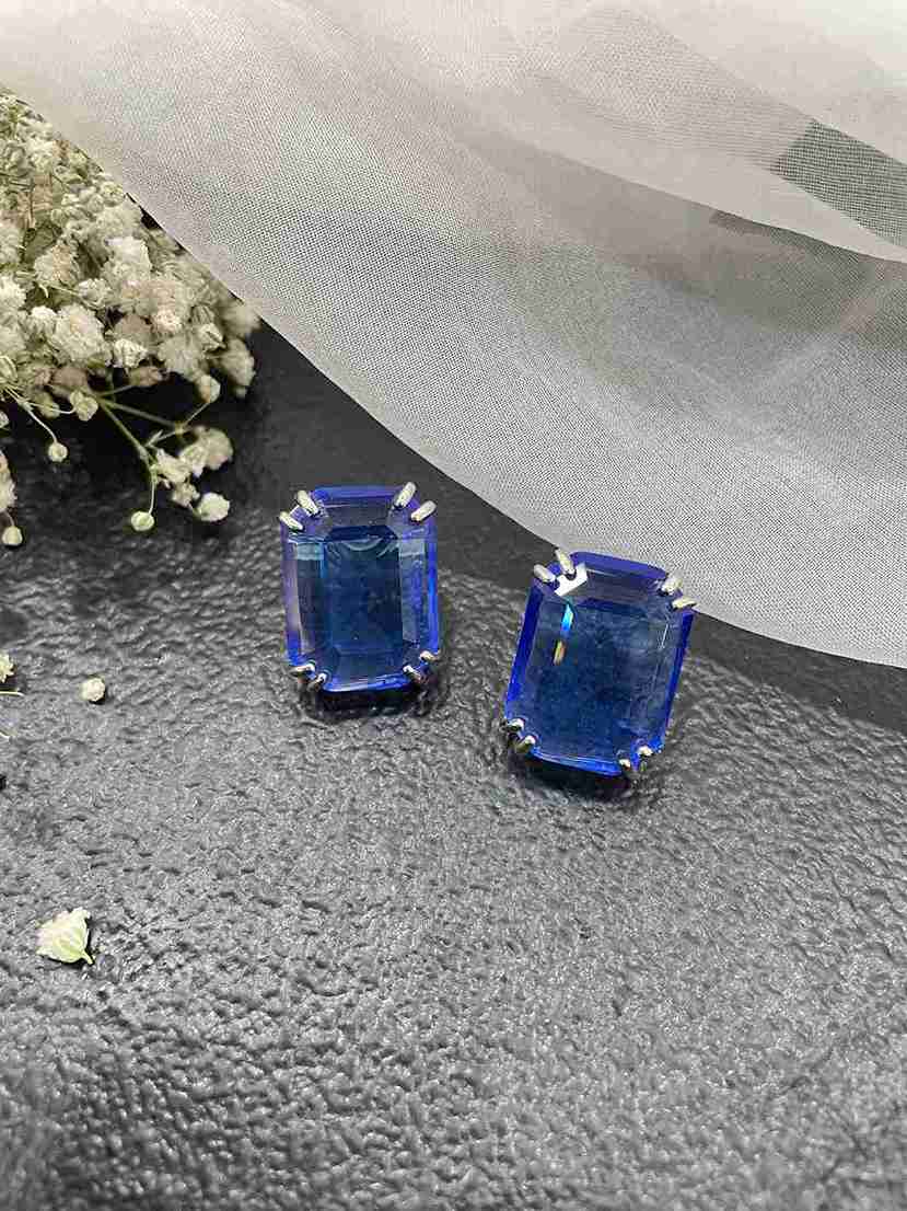 SWAROVSKI BIG STUD image 0