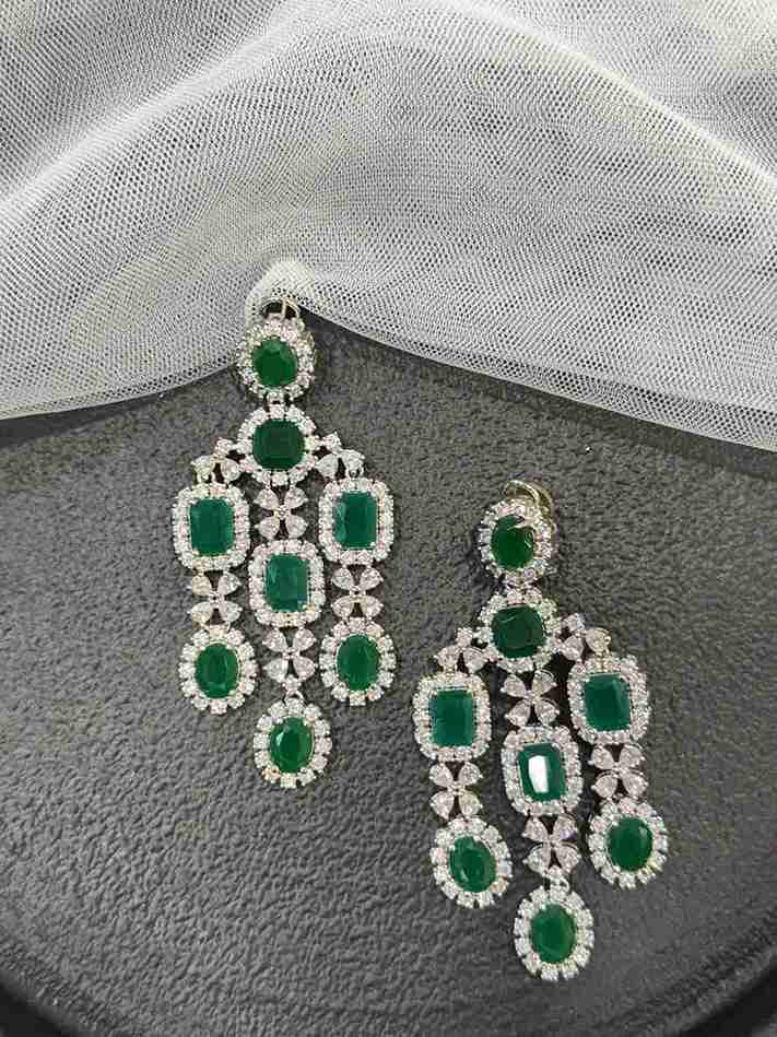 BRIAN EARRING image 0