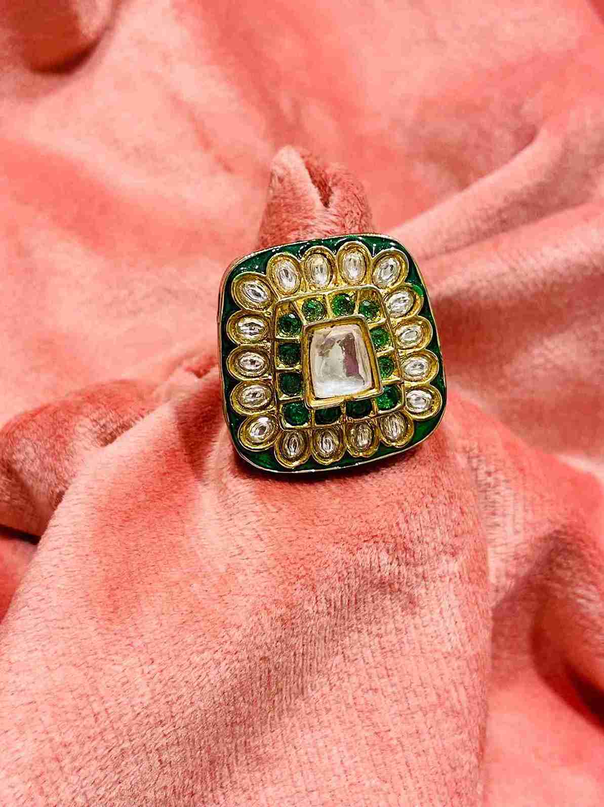 SAHARA GREEN POLKI STUD image 0