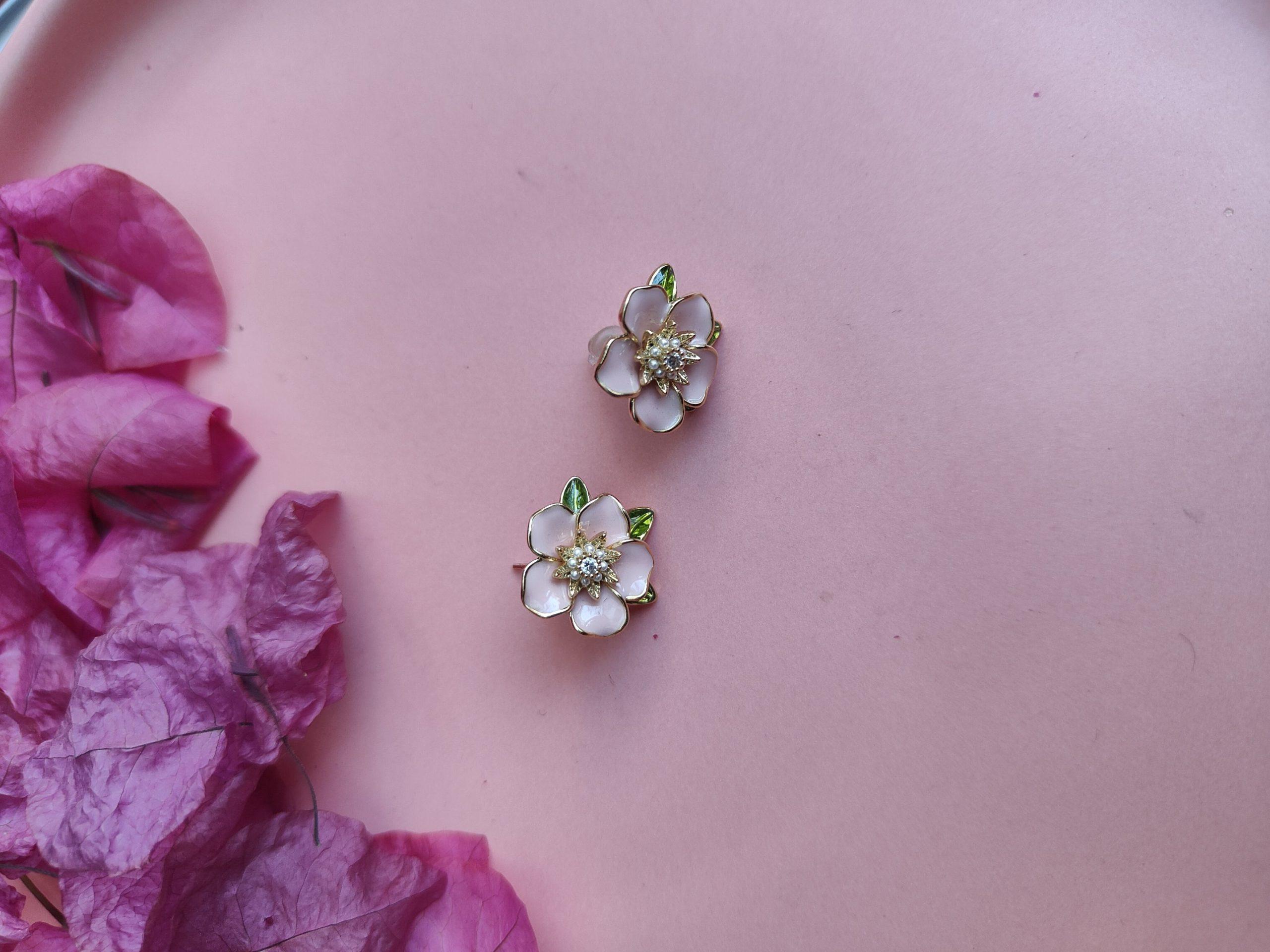 Resin Floral White Studs image 0