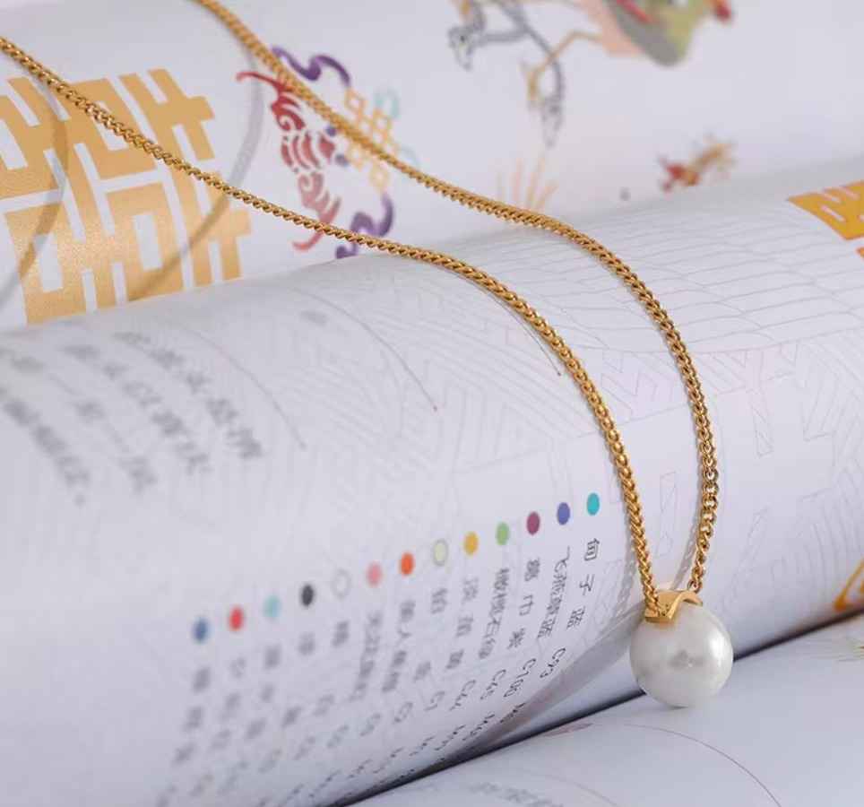 PEARL PENDENT image 1