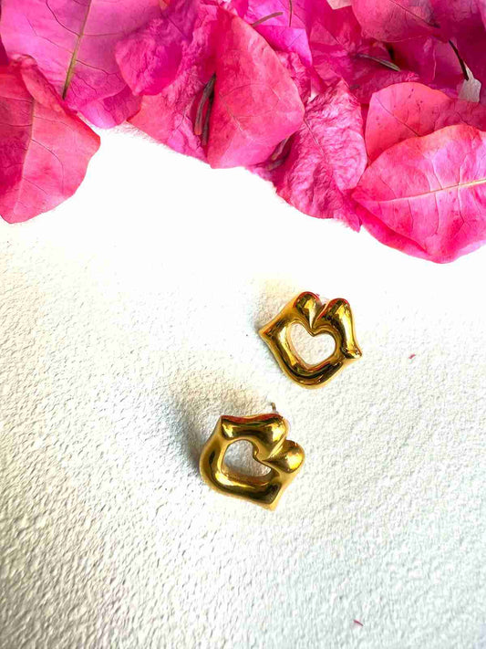 LIP STUD image 0
