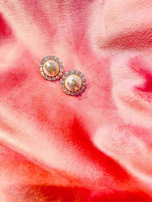 CHANEL PEARL CRYSTAL STUD image 0