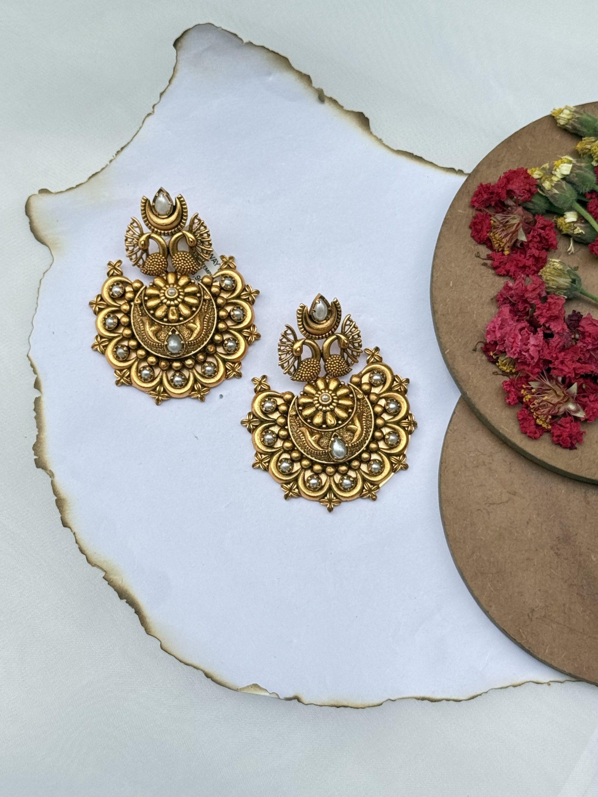 Vani Earrings image 0