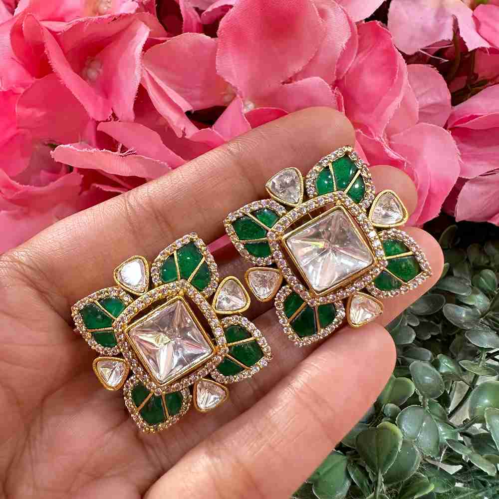 SUCHITA GREEN POLKI STUD image 0