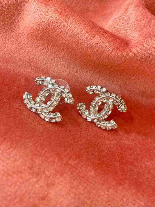 CHANEL SILVER BLOCKY STUD image 0