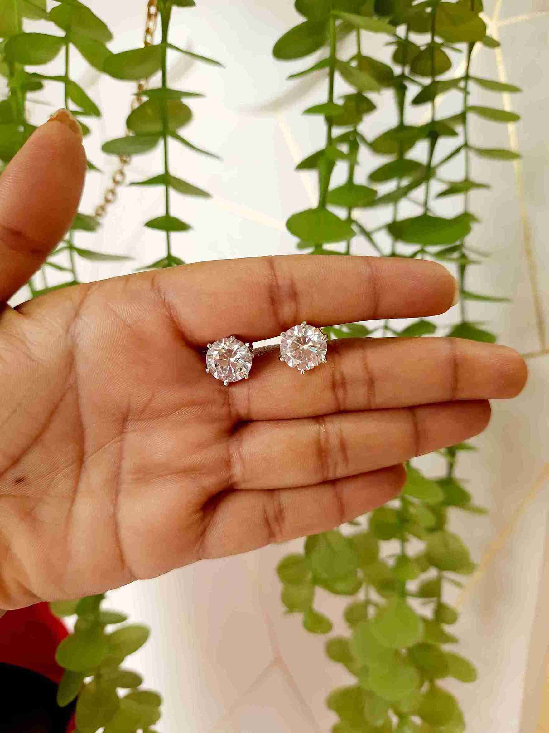 Round Shape Solitaire Studs Big image 0