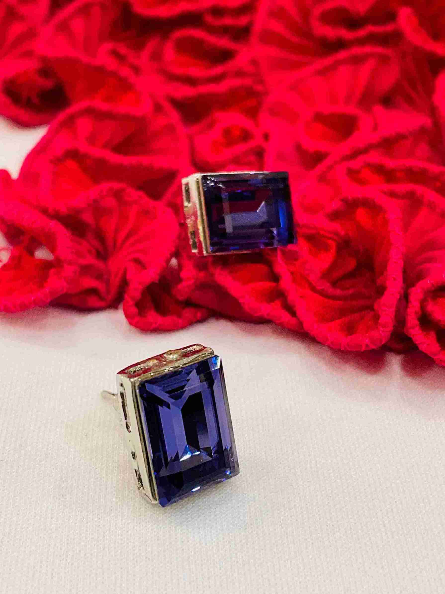 HARRIETE MINI SWAROVSKI STUD image 0