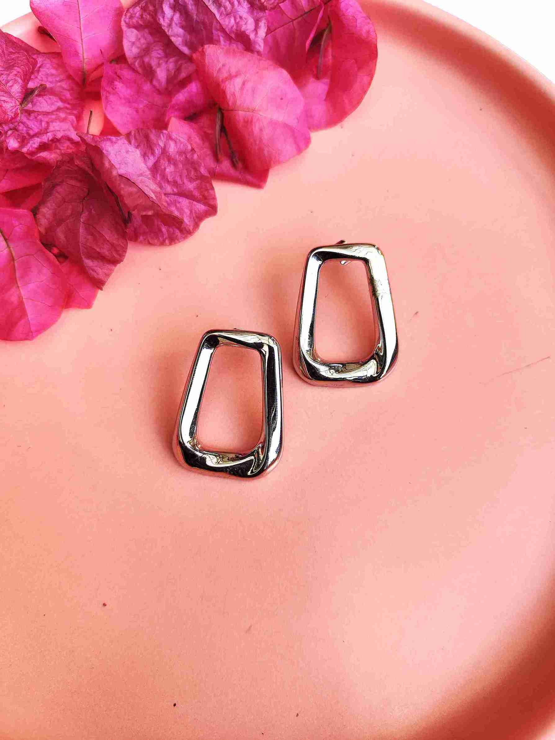 CORAL SILVER STUD image 0