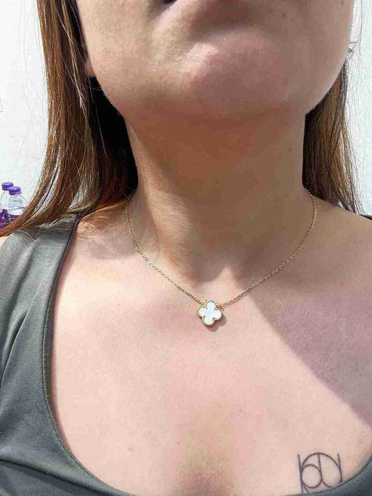 VANCLEEF WHITE PENDENT image 0