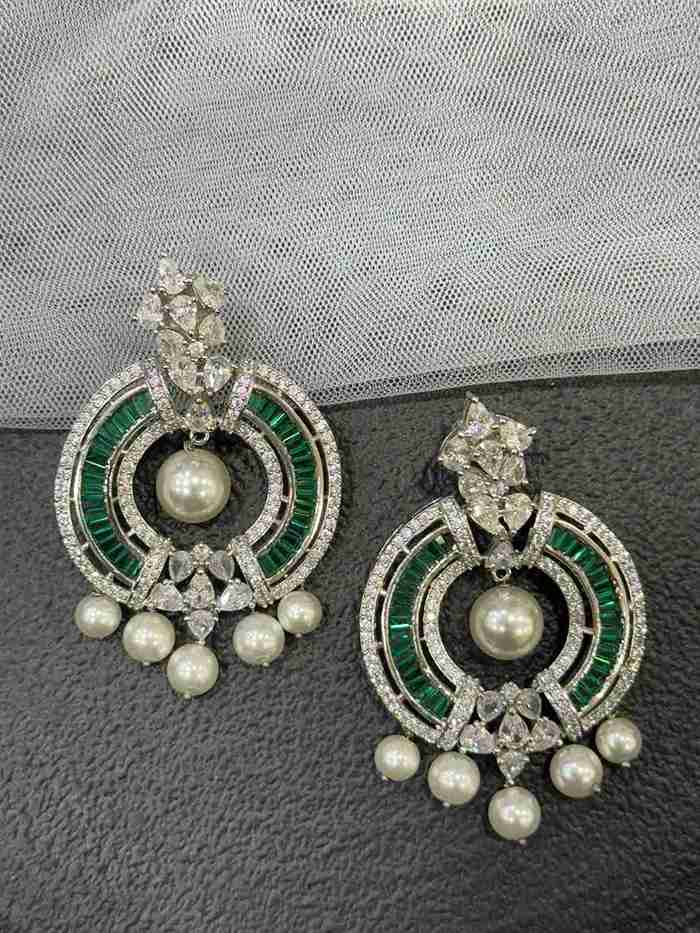 ROUND GREEN DIAMOND CHANDILIER image 0