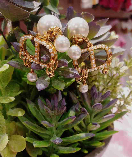 DIOR PEARL HANGING BOBS image 0