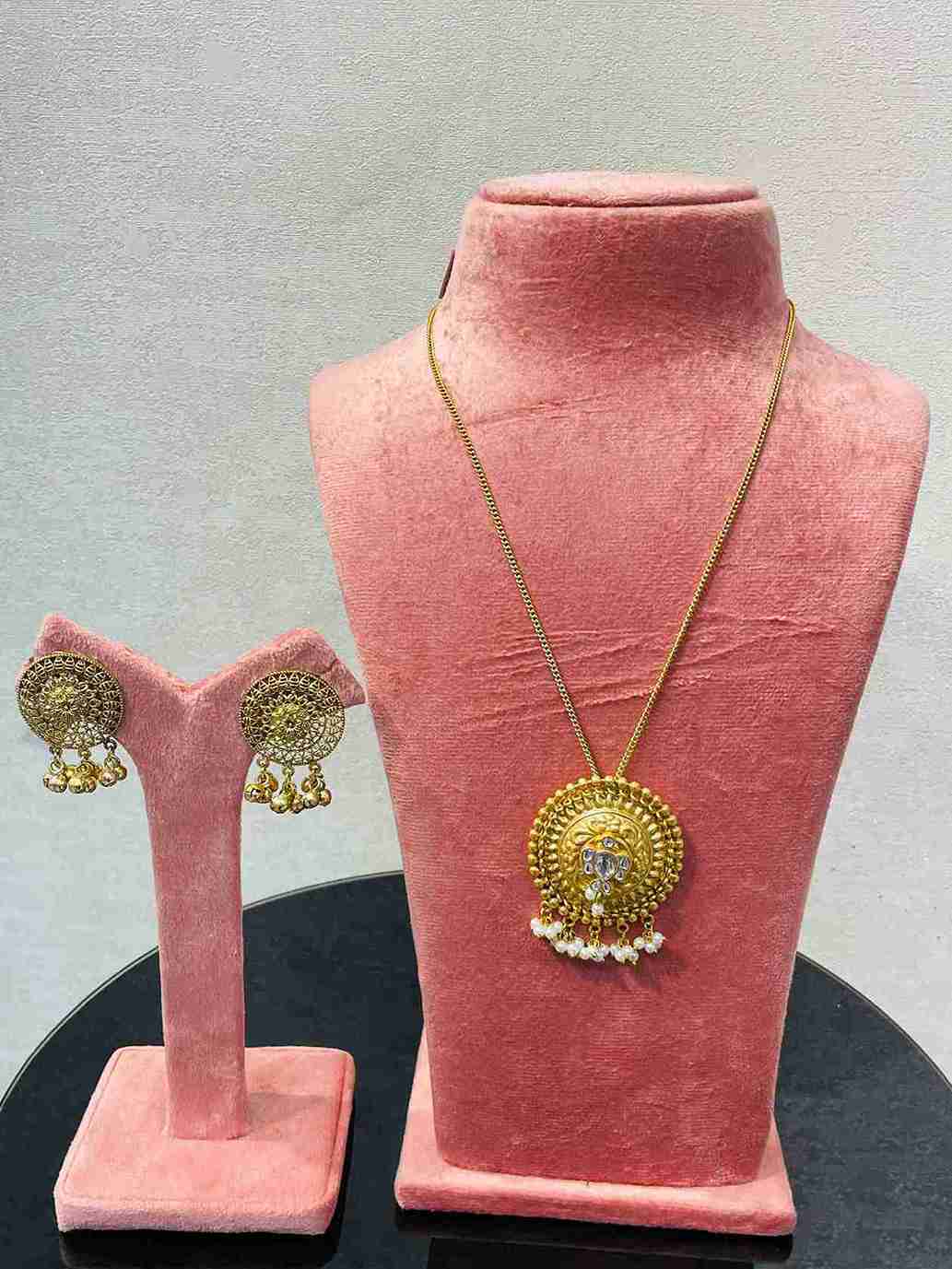 Dhuruvi Long Temple Pendent image 0