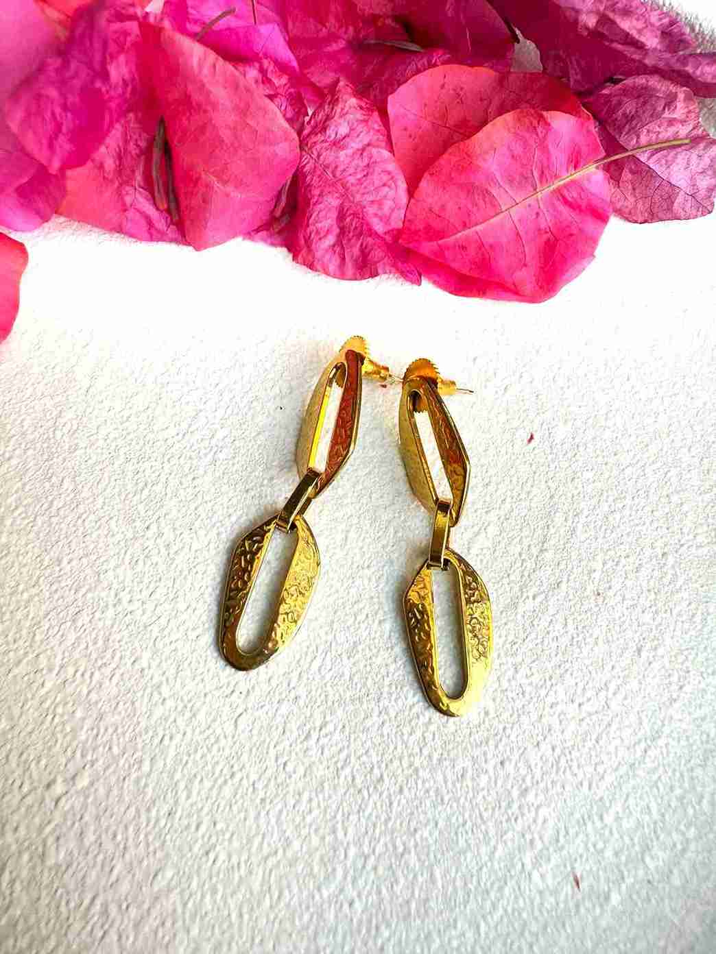 LINK EARRING image 0