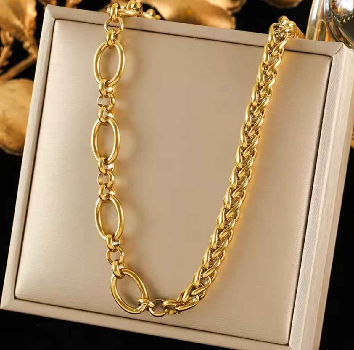 KAYLA CHAIN image 1