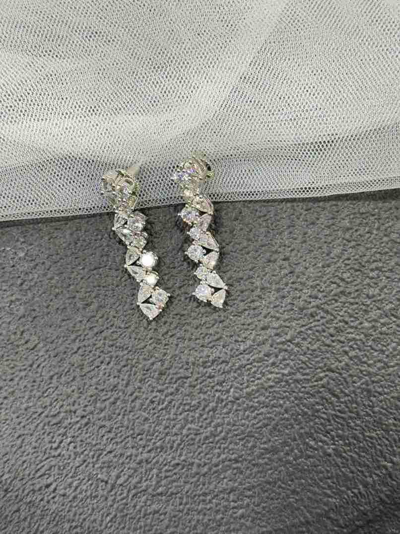 BETSY DIAMOND EARRING image 0