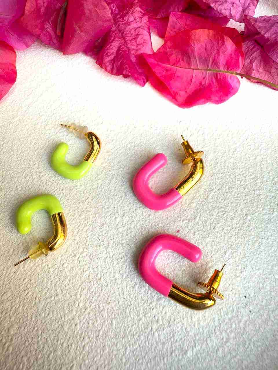 COLORED STUD image 0