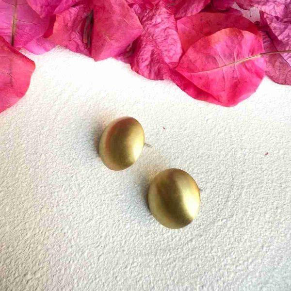 MATTE DOT STUD