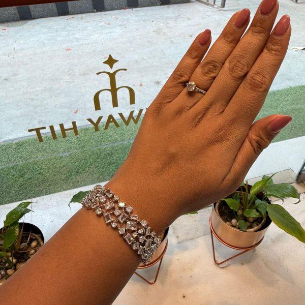 Manika Diamond Bangle