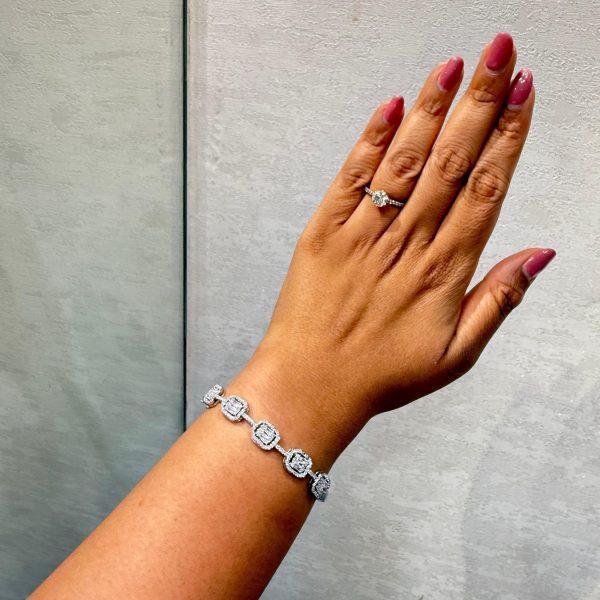 Rajasi Diamond Bangle
