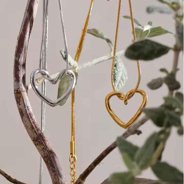 GOLD HEART PENDENT